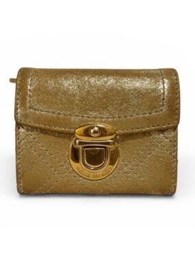 Marc Jacobs Quilted Push-Lock Compact Wallet – Metallic Gold